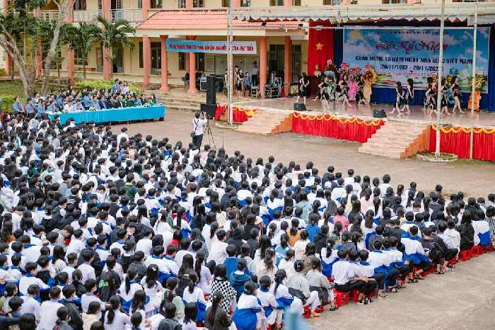 Trường THPT Phan Chu Trinh tổ chức Lễ Kỷ niệm 40 năm ngày nhà giáo Việt Nam (20/11/1982 - 20/11/2022)